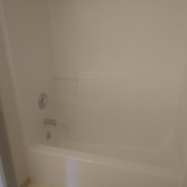 1989 Greatview Guest tub.jpg